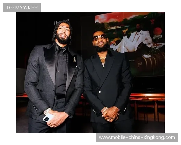 詹姆斯组织全队,湖人顺利稳住优势 詹姆斯组织全队,湖人顺利稳住优势