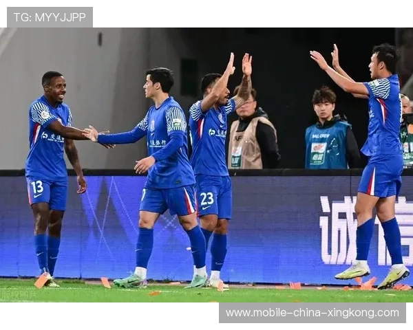 上海申花拉唐前场高位抢断快速反击：点燃绿茵场的战术艺术